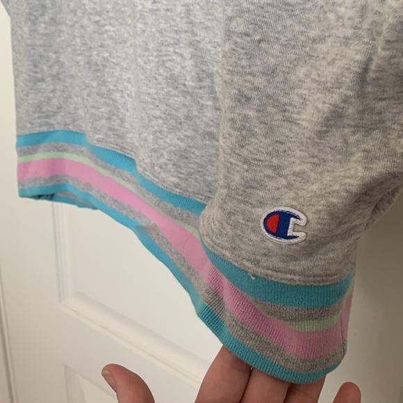 Champion Sleeveless Athletic Hoodie - Women’s XL - Picture 3 of 5